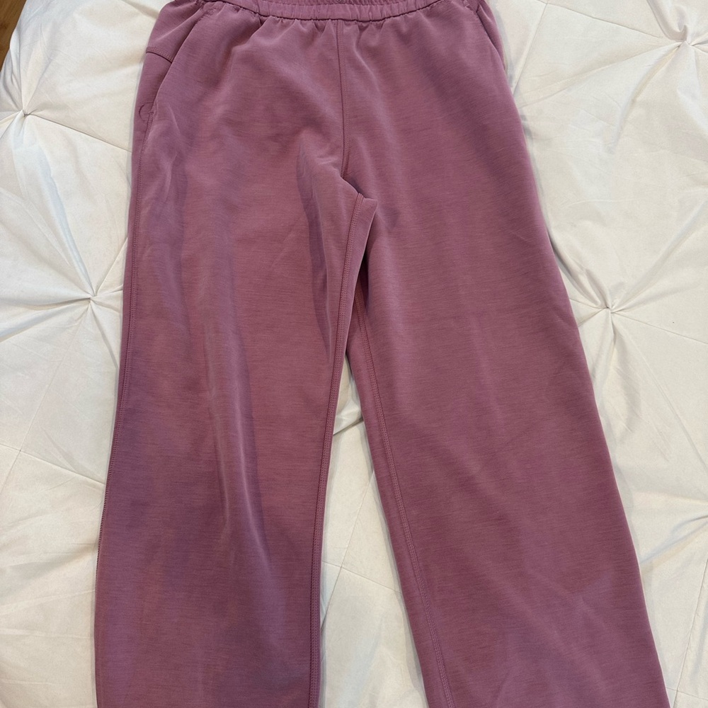 Lululemon cropped softstreme pants size 6